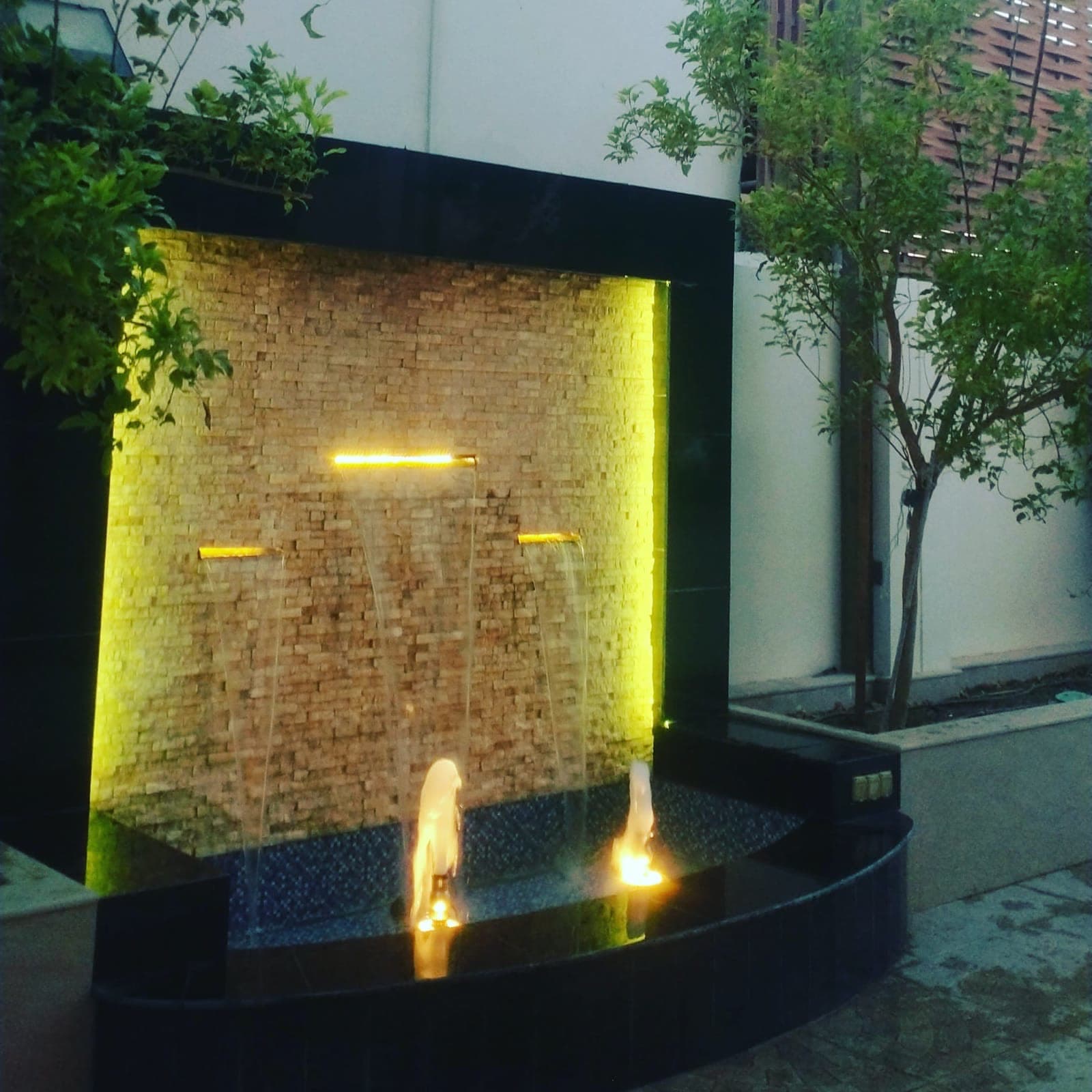 Fountain water feature by QFountains, view 4