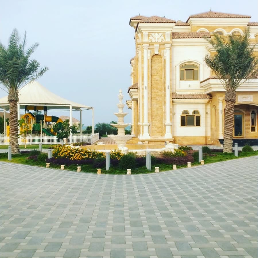 Fountain water feature by QFountains, view 4