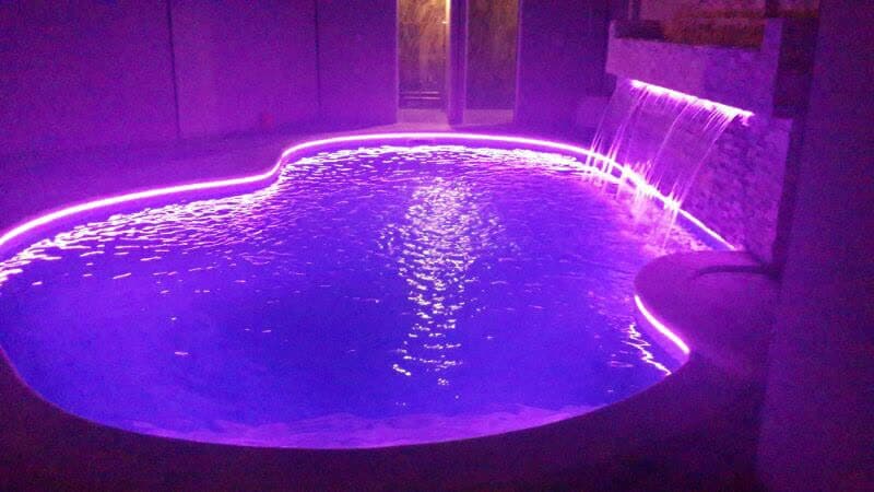 Pool water feature by QFountains