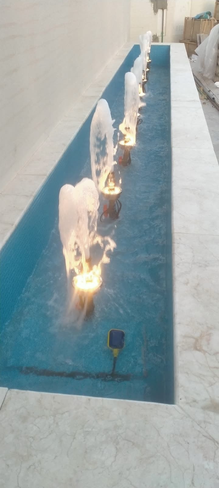 Pool water feature by QFountains, view 3