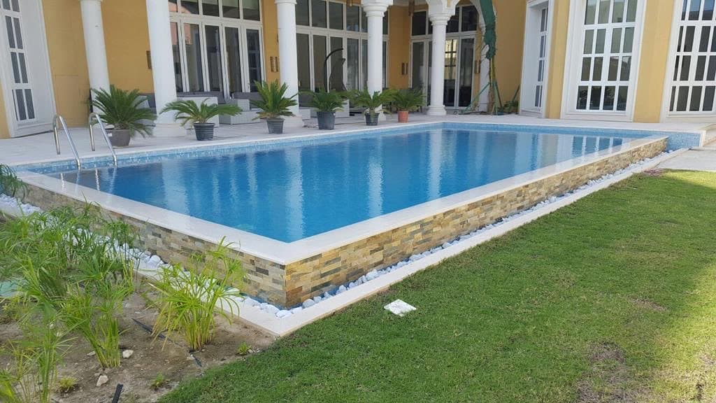 Pool water feature by QFountains, view 5