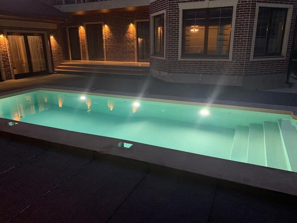 Pool water feature by QFountains
