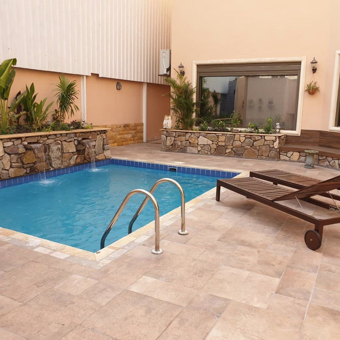 Pool water feature by QFountains