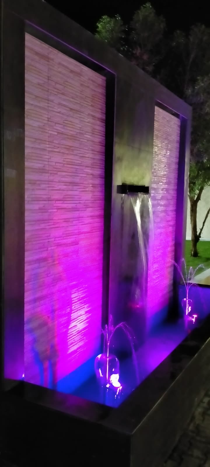 Waterfall water feature by QFountains, view 2