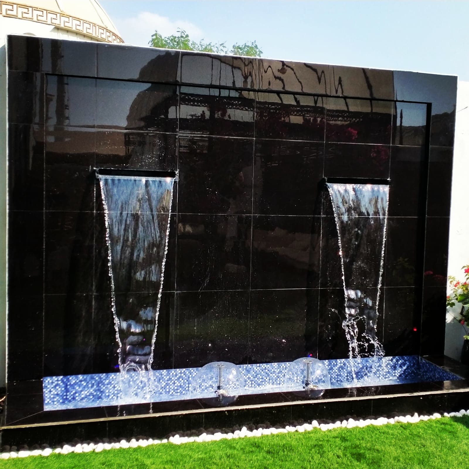 Waterfall water feature by QFountains, view 4
